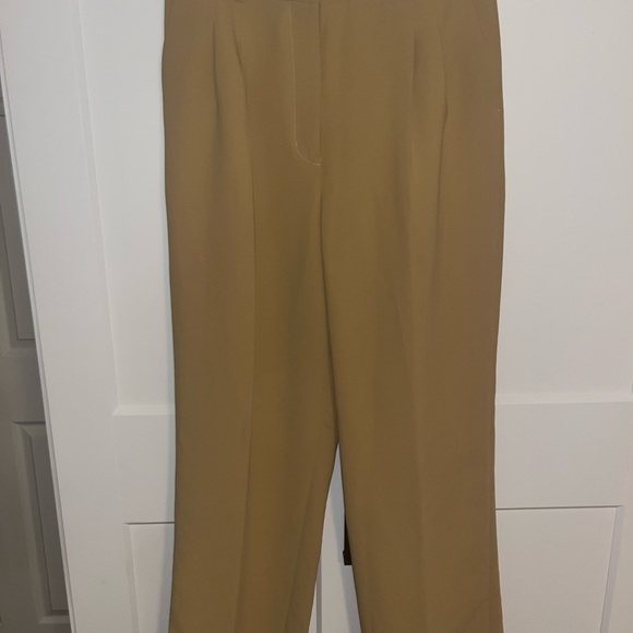 Wilfred Effortless Pants from Aritzia in a beautiful camel/tan shade. Size 12
. - Picture 2 of 11